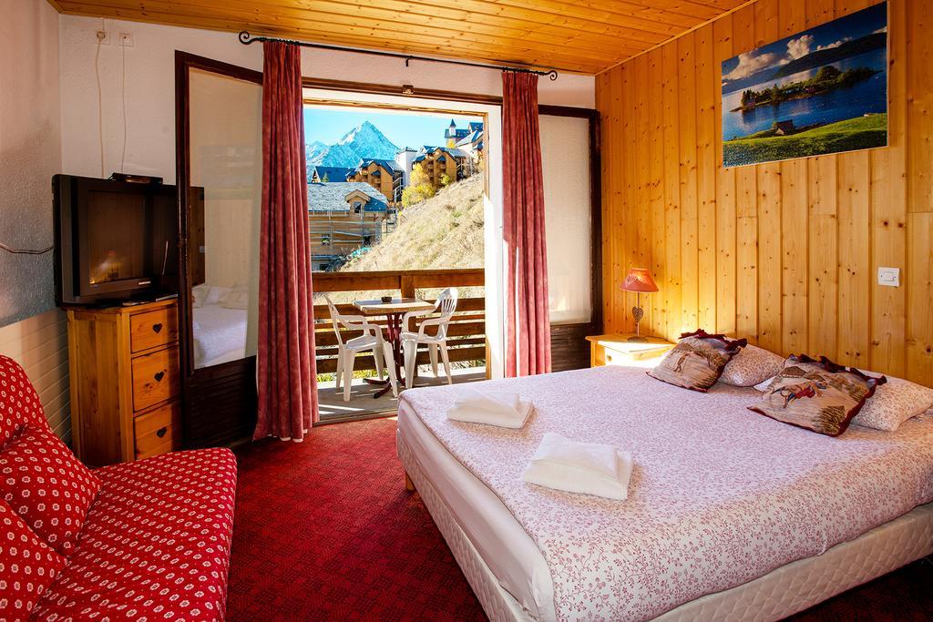 Hotel Le Cairn Les Deux Alpes Habitación foto